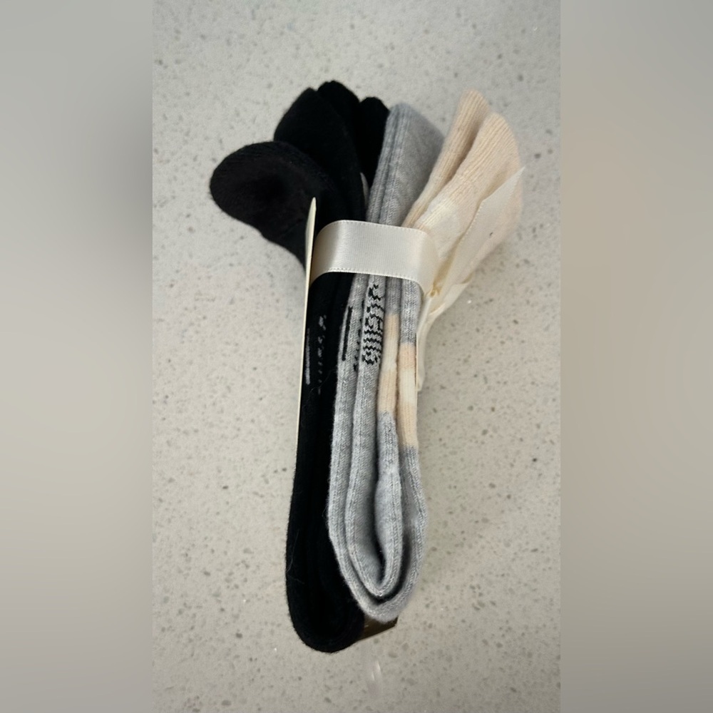 ✨NWT✨Stems: Women’s 2 Pack Conscious Cashmere Socks - Picture 2 of 3